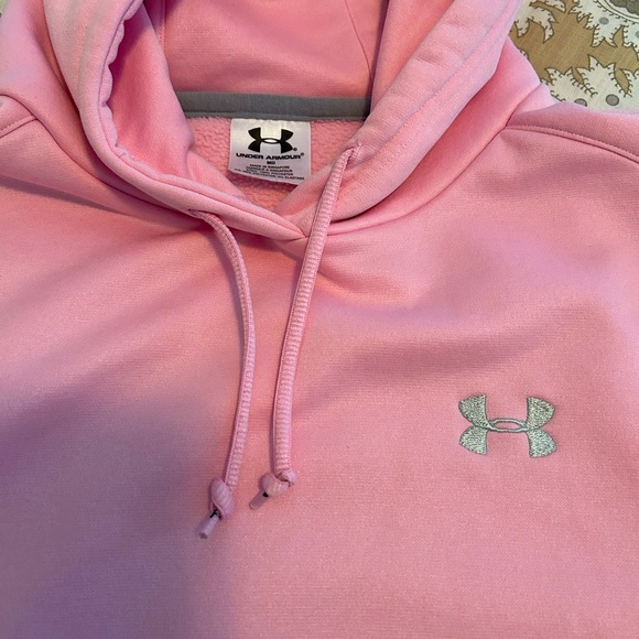 Women’s Pink Under Armour Cold Gear Hooded Sweatshirt size medium - Picture 2 of 3